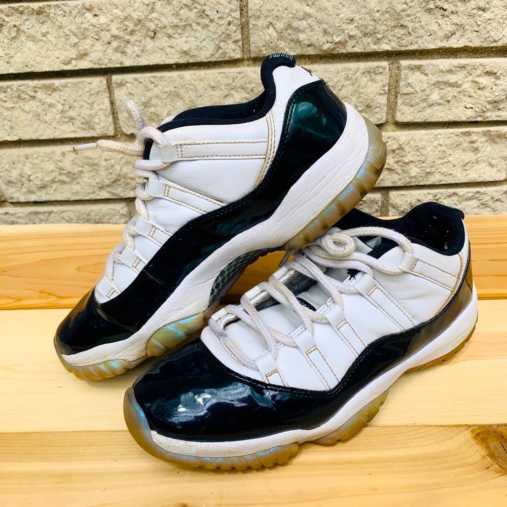 COPY - 🔥 Jordan 11 low shoes 🔥 - Picture 1 of 8